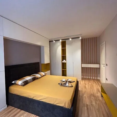 Costal Crown - Luxury 2br Seafront Apartament Golem (Tirana)