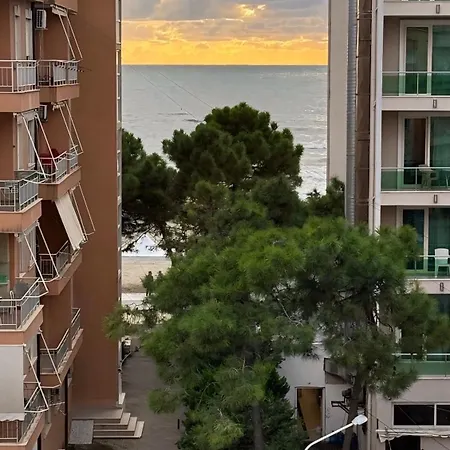 Costal Crown - Luxury 2br Seafront Appartement Golem (Tirana)