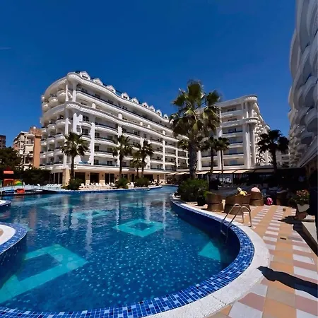 Costal Crown - Luxury 2br Seafront Apartament *